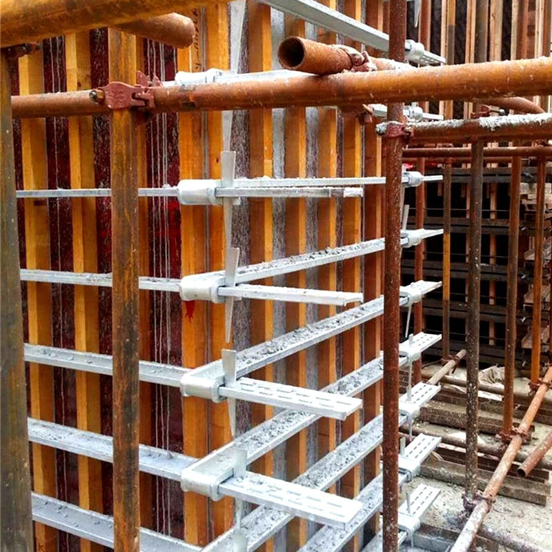 Construction Using Adjustable Column Formwork Clamp