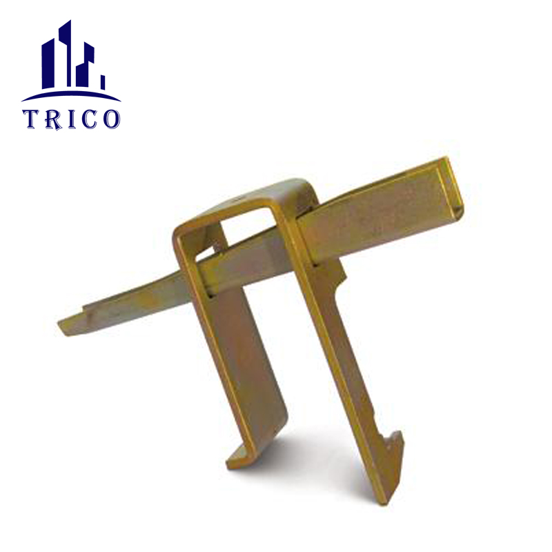 Turnbuckle Form Aligner for Plywood Forming