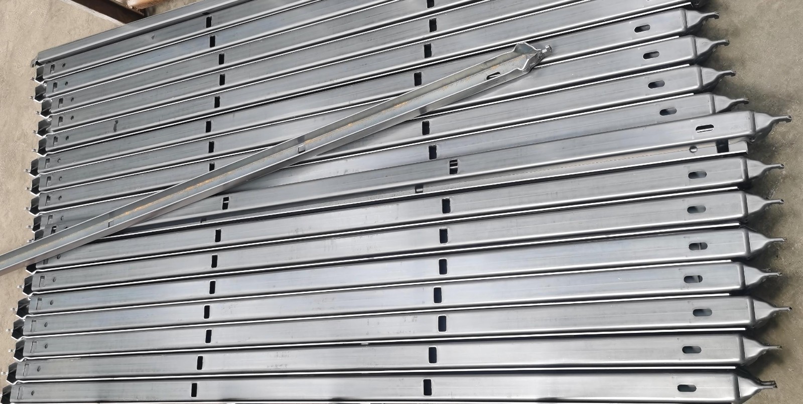 Spacer X Flat Tie U Shaped Post and Wedge for Concrete Construction